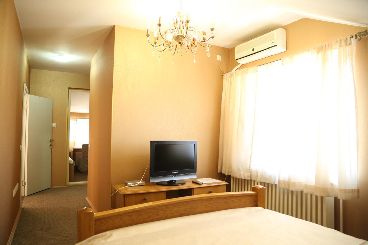 B&B Vila Bela Ruza Sremska Mitrovica Luaran gambar