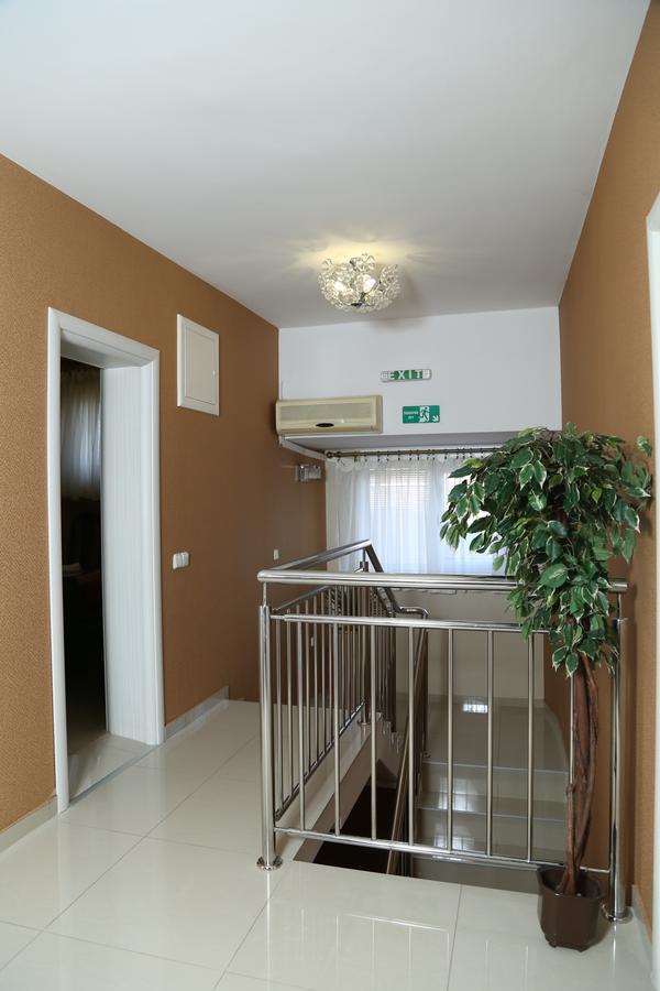 B&B Vila Bela Ruza Sremska Mitrovica Luaran gambar