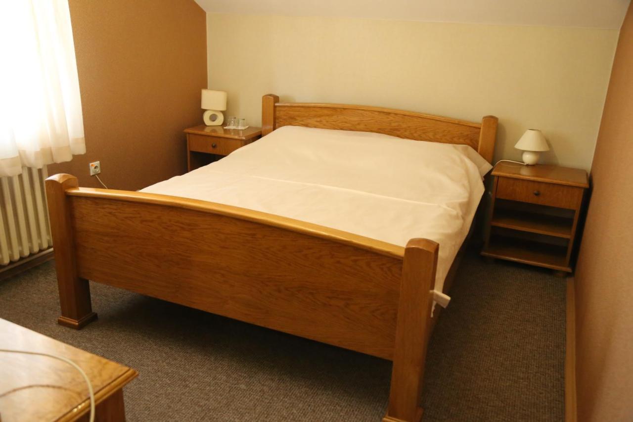 B&B Vila Bela Ruza Sremska Mitrovica Luaran gambar